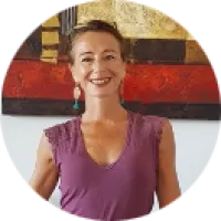  Sabine   Larrieu  ,  à Lyon