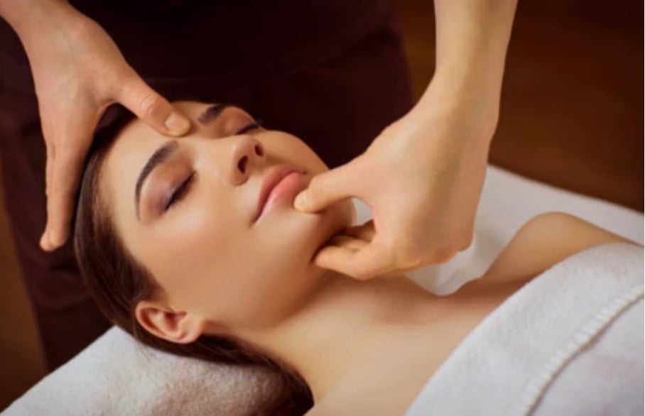 Photo numéro 7 de la galerie de Véronique Montoya : Masseur bien-être à Saint-Germain-de-Fresney. Prendre RDV