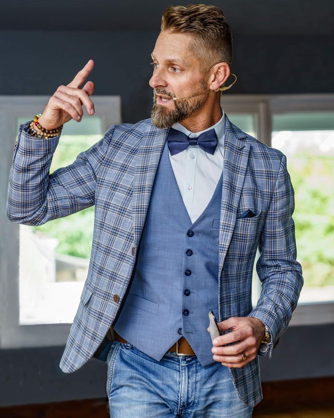 Photo numéro 4 de la galerie de Vincent Monmousseau : . Prendre RDV