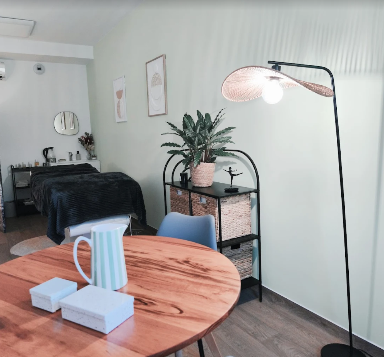 Photo numéro 5 de la galerie de Sandy VUILLAUME : Masseur bien-être à Champagne-au-Mont-d'Or. Prendre RDV