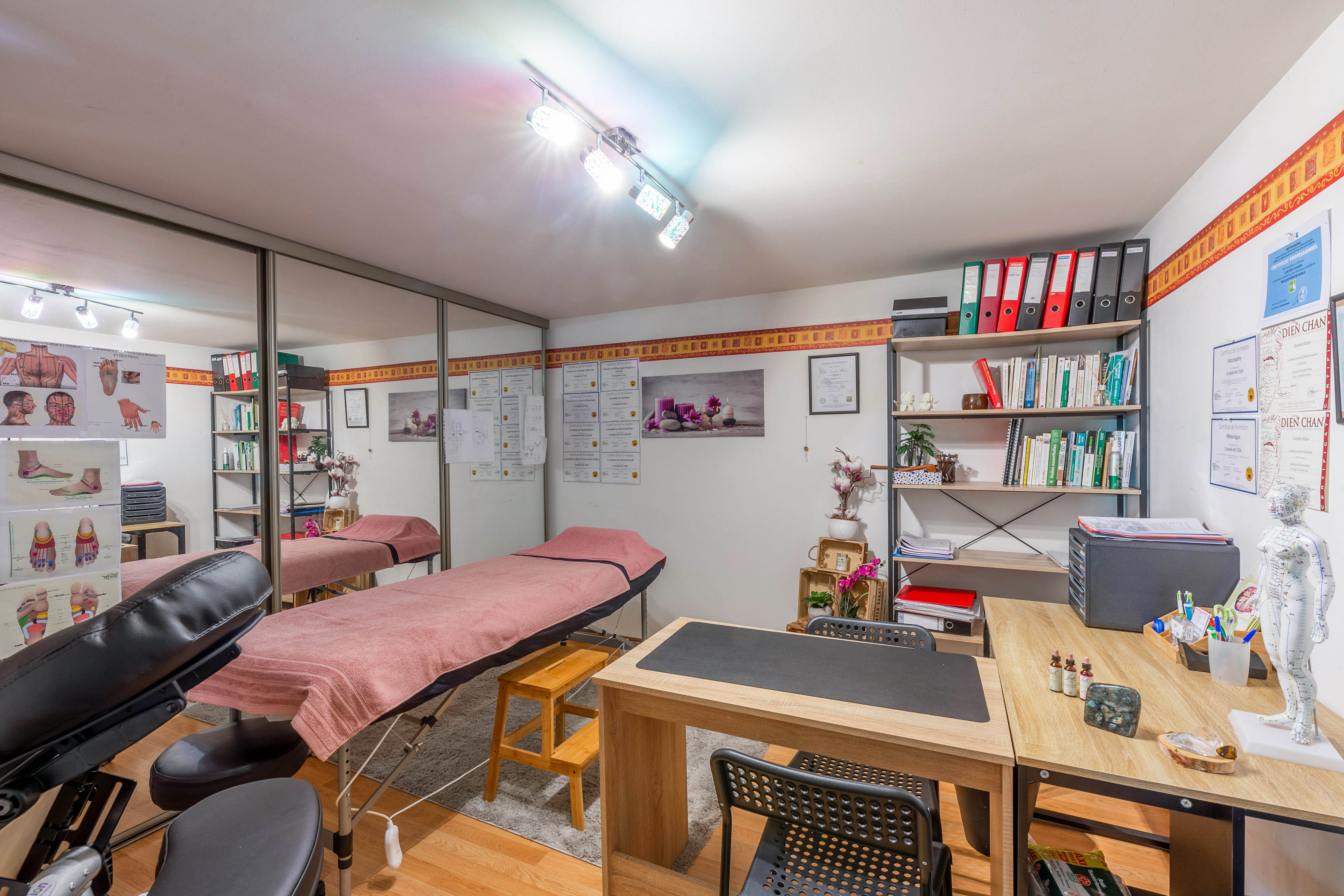 Photo numéro 2 de la galerie de Christelle Miltgen : Masseur bien-être à Parmilieu. Prendre RDV