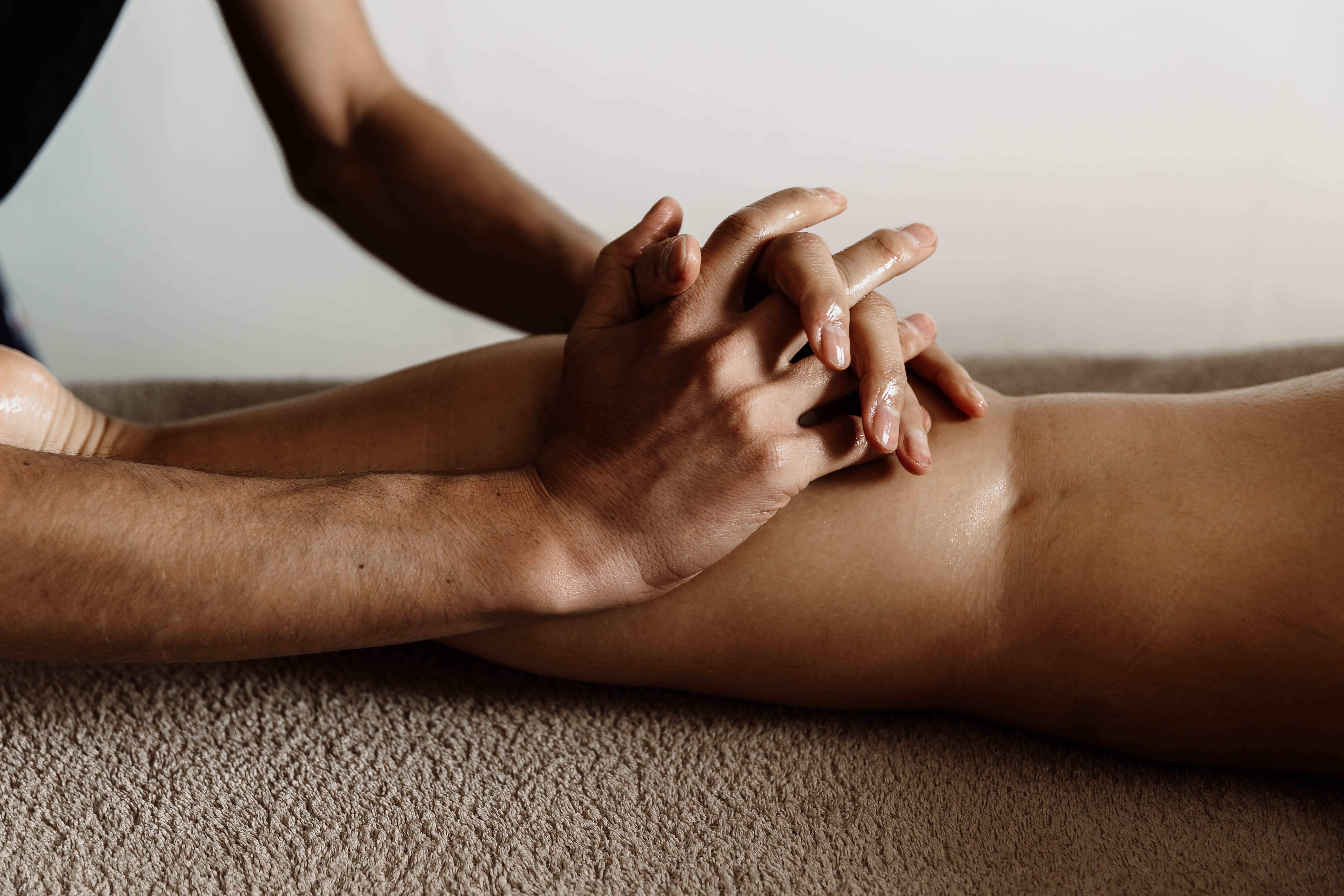 Photo numéro 3 de la galerie de Théodore Dhénain : Masseur bien-être à Villeurbanne. Prendre RDV