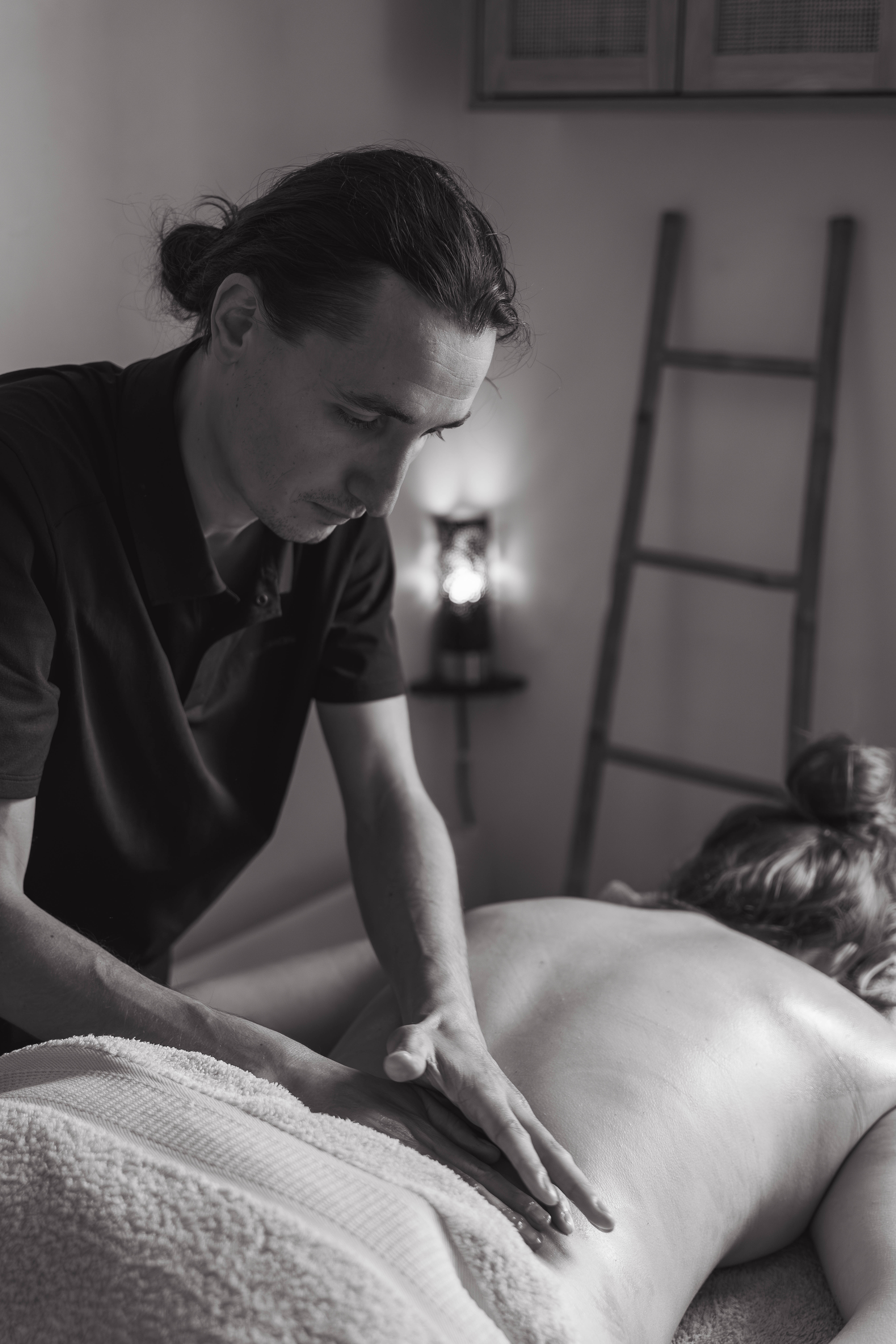Photo numéro 4 de la galerie de Théodore Dhénain : Masseur bien-être à Villeurbanne. Prendre RDV