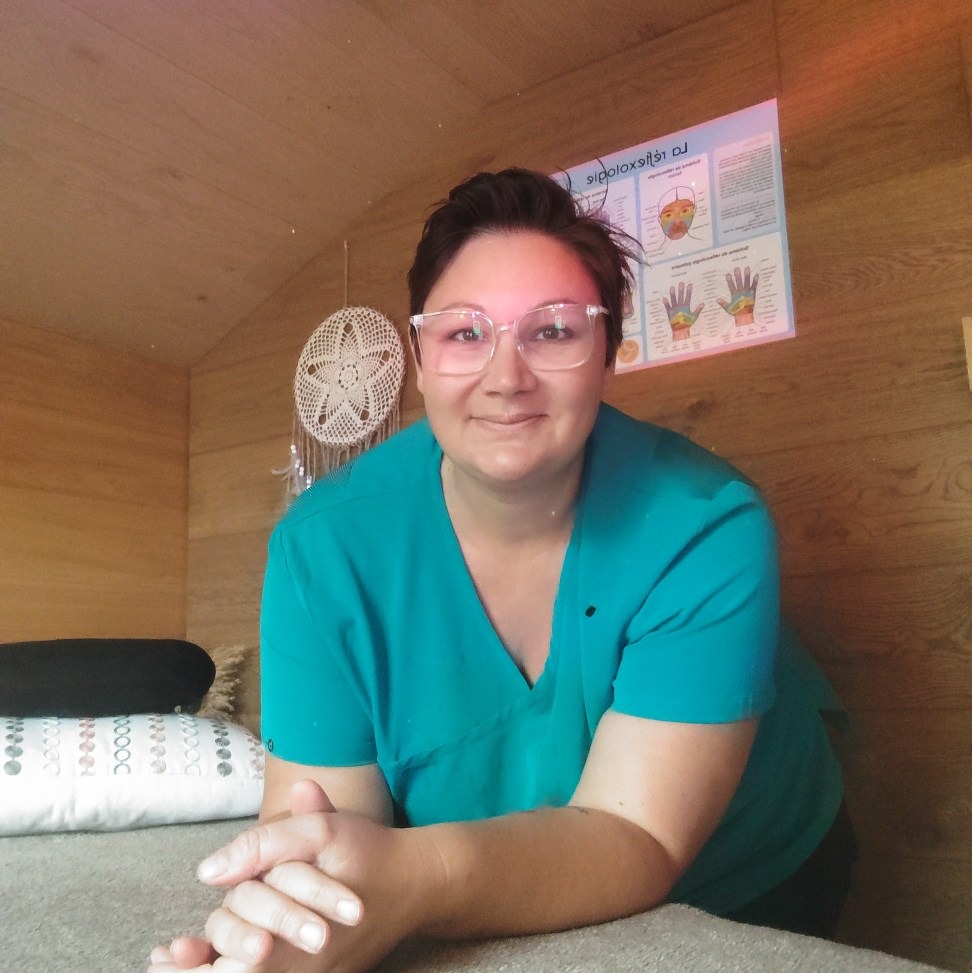 Photo numéro 1 de la galerie de Angelique Henriet : . Prendre RDV