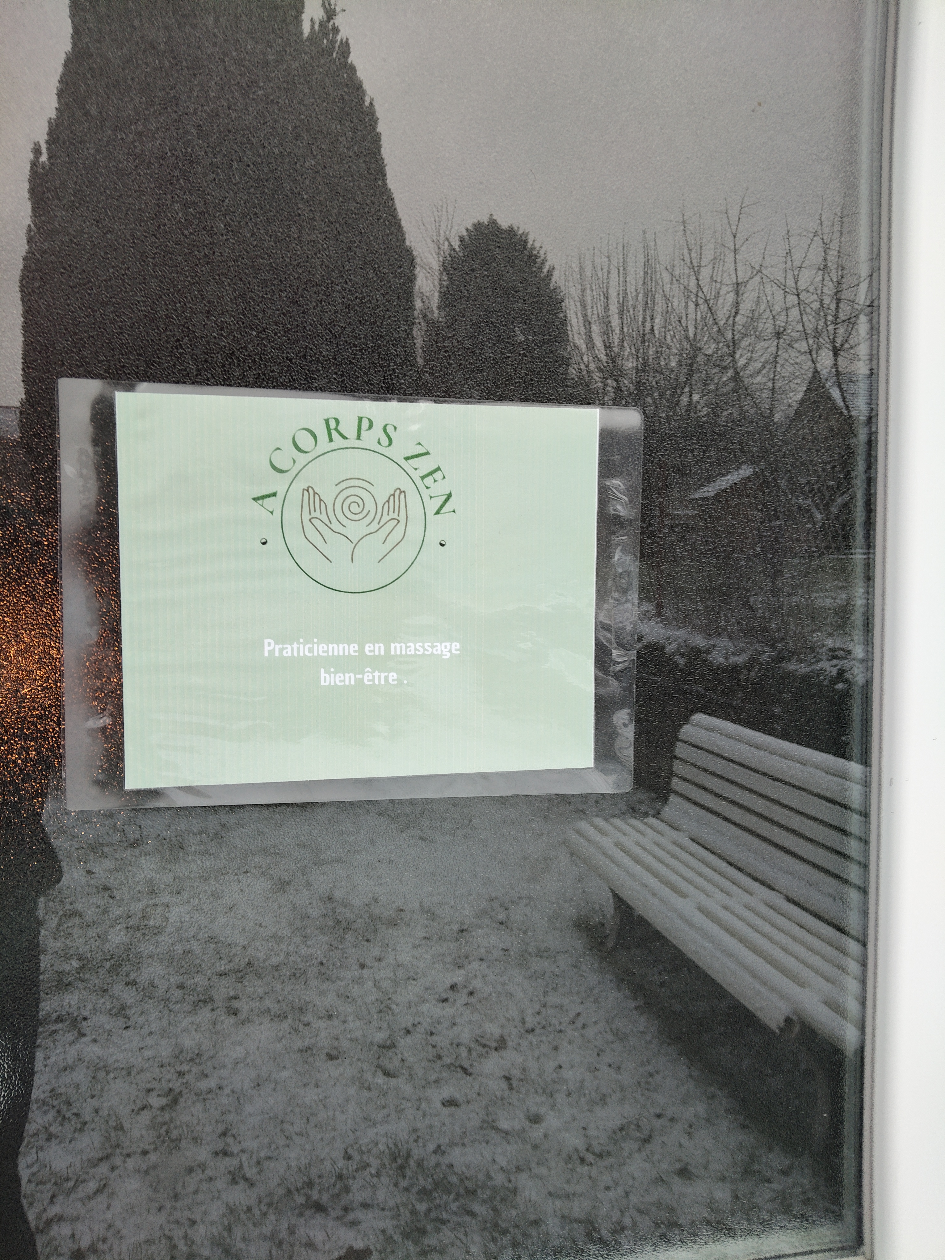 Photo numéro 7 de la galerie de Angelique Henriet : . Prendre RDV