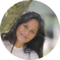  Sabine-Hoa   NGUYÊN  ,  à Lyon