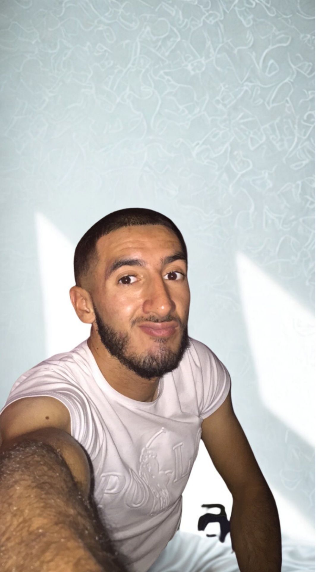 Photo numéro 1 de la galerie de Zahar Fedjkhi : Masseur bien-être à Halluin. Prendre RDV