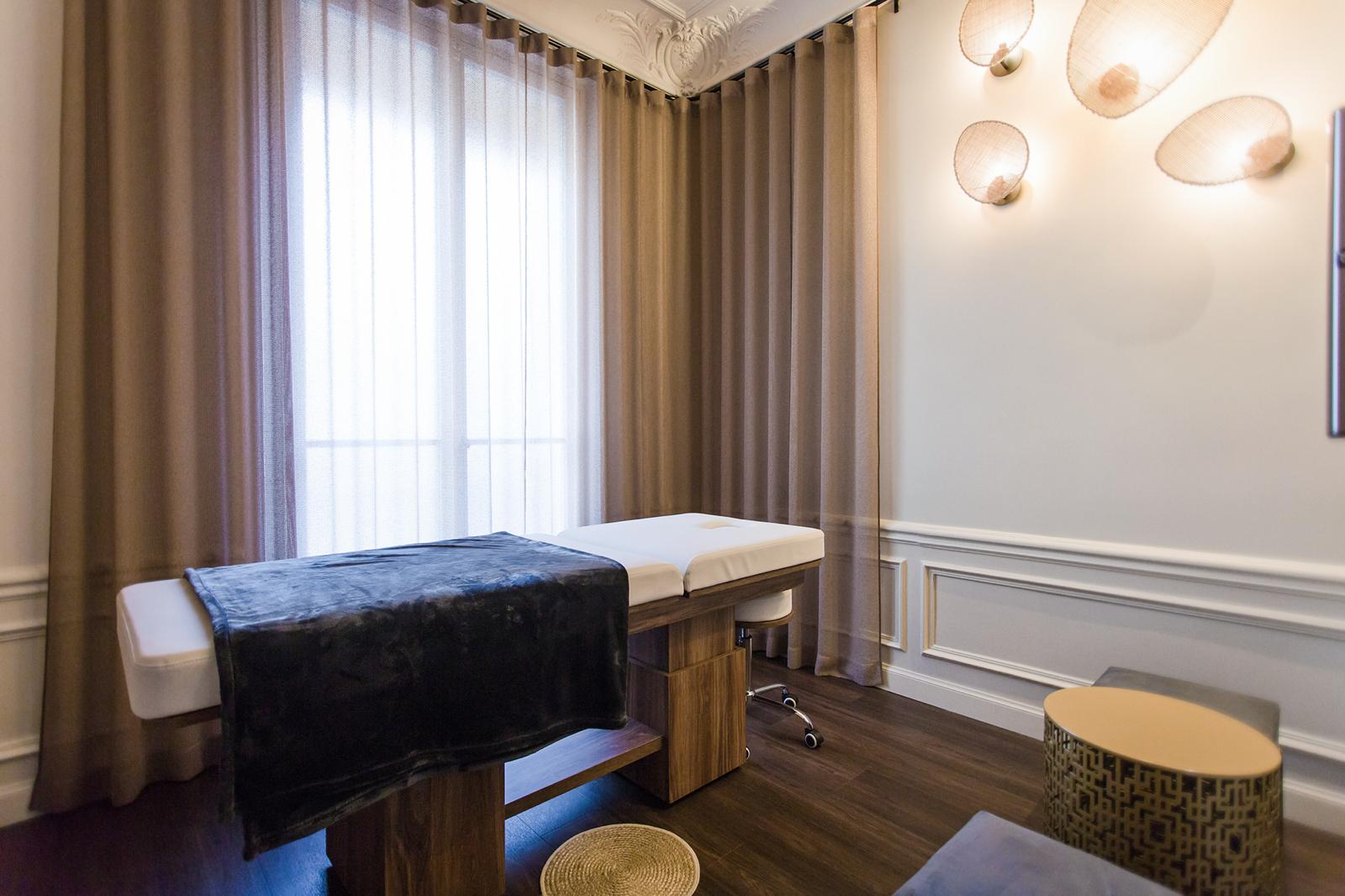 Photo numéro 2 de la galerie de Hadassa Ledoux : Masseur bien-être à Paris 1. Prendre RDV