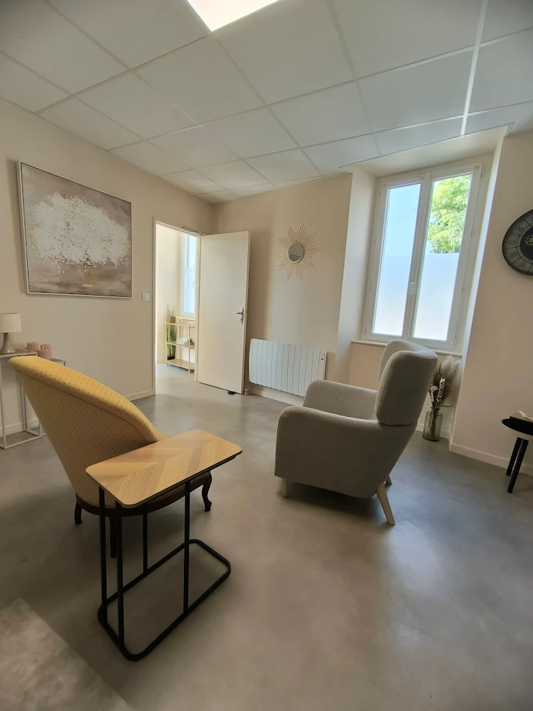 Photo numéro 5 de la galerie de Margot Beaudonnet : . Prendre RDV