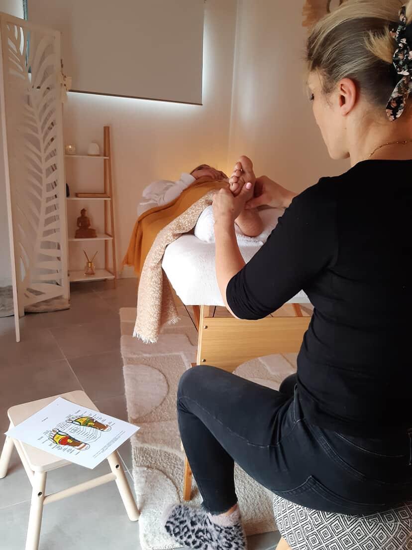 Photo numéro 9 de la galerie de Caroline Robin - Massage En Cabinet Et À Domicile Sur Marseille Et Alentours : Masseur bien-être à Marseille 9. Prendre RDV