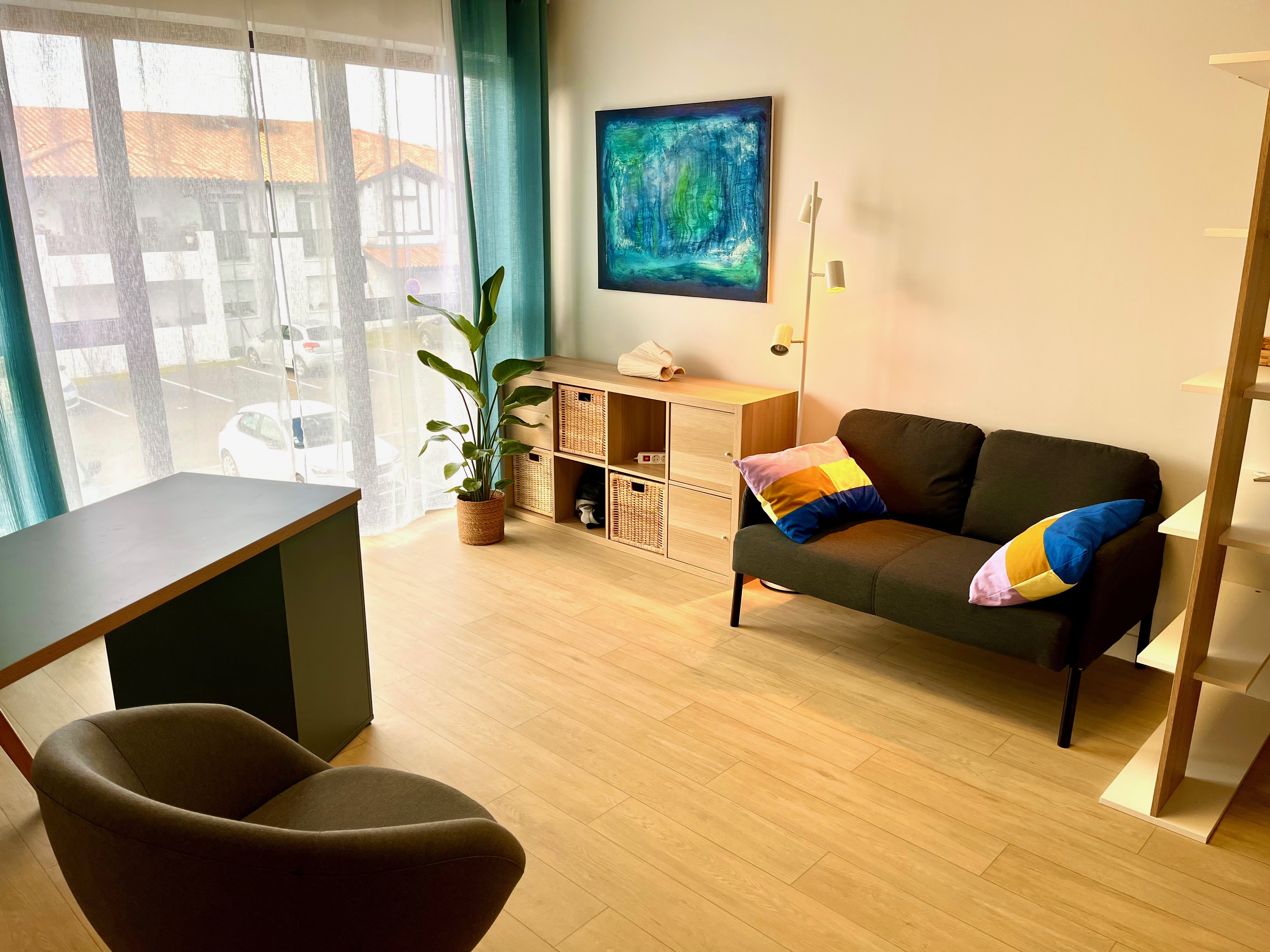 Photo numéro 1 de la galerie de Laure Merse : . Prendre RDV