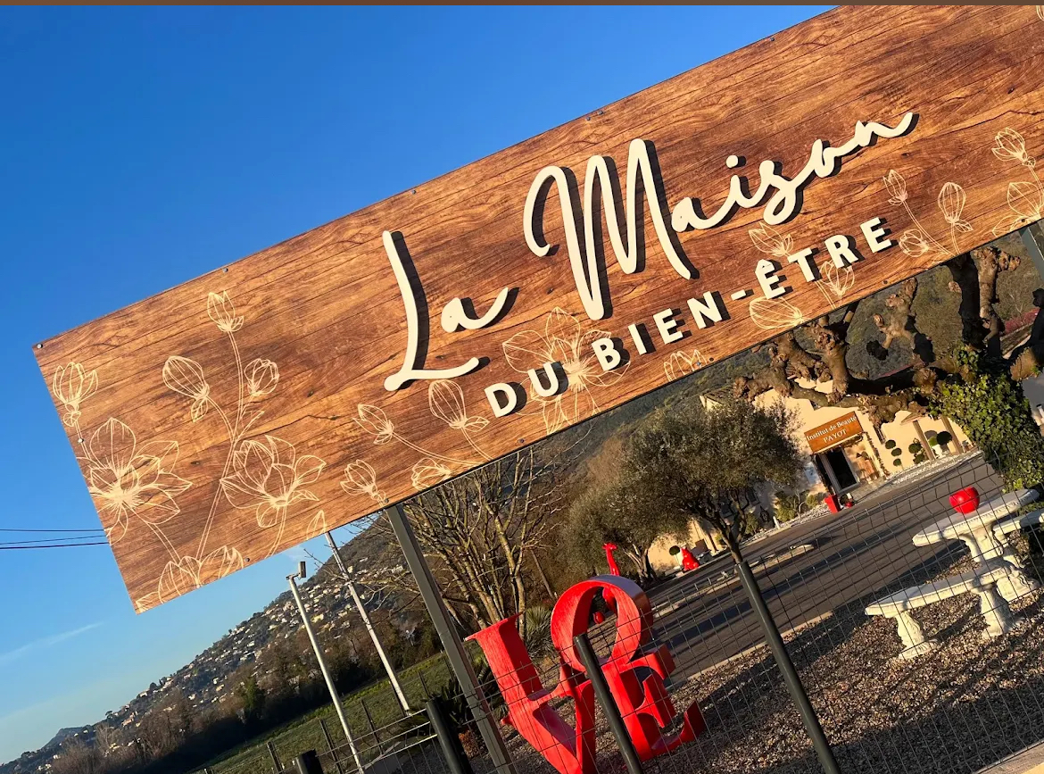 Photo numéro 1 de la galerie de Laetitia Estournel : . Prendre RDV