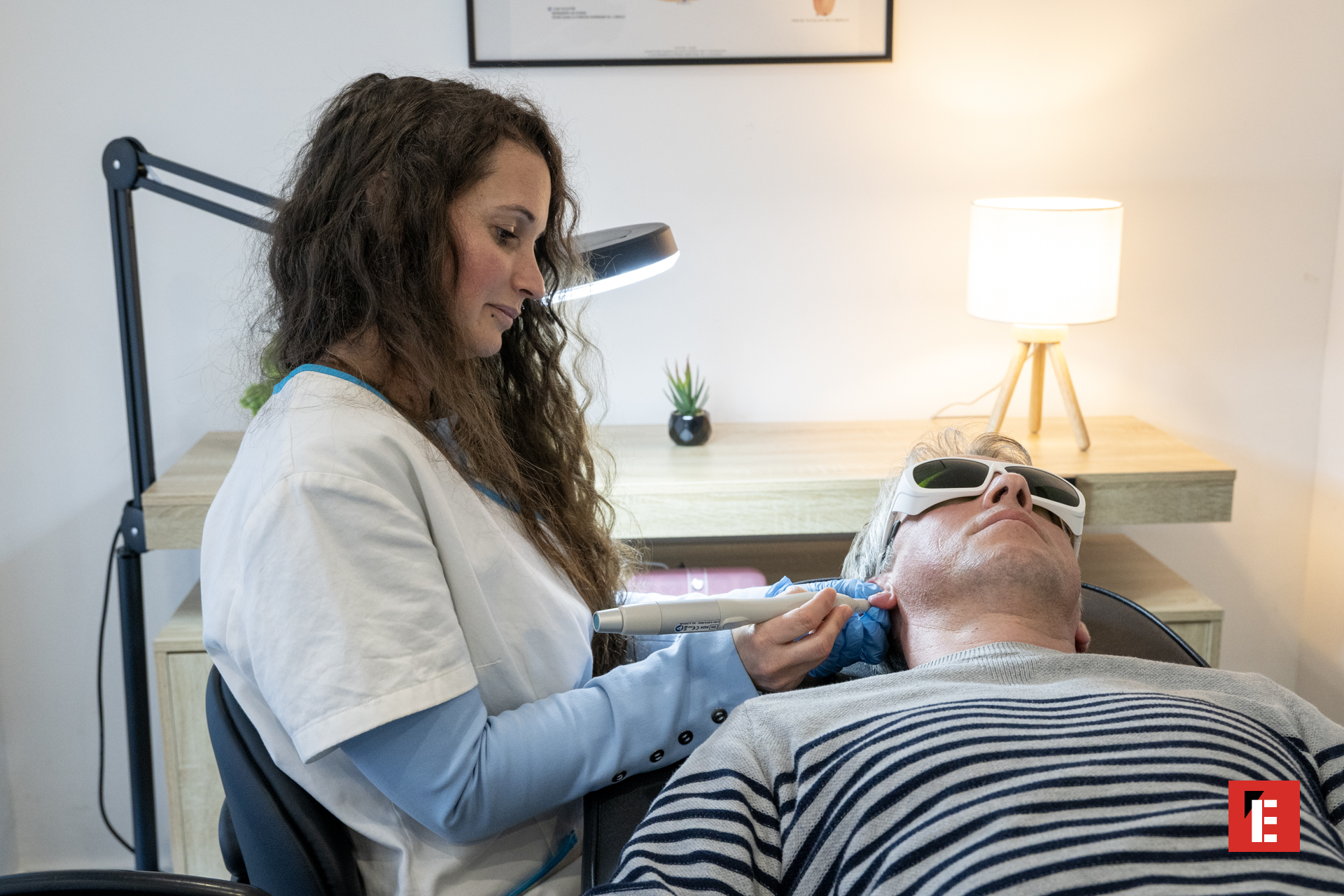 Photo numéro 26 de la galerie de Laserhappy Toulouse - Laser Anti Tabac Et Addictions : Réflexologue à Toulouse. Prendre RDV