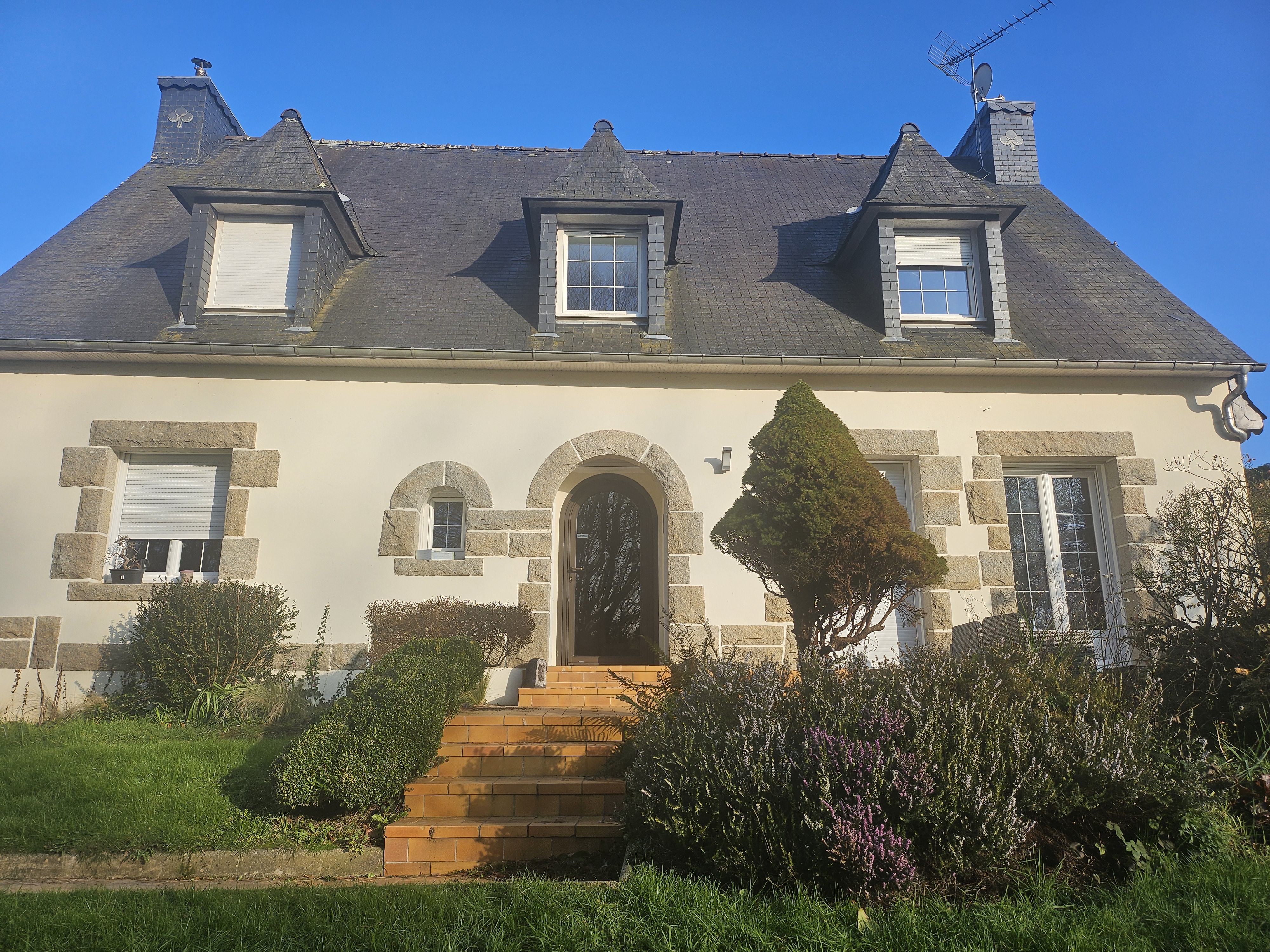 Photo numéro 2 de la galerie de Laury Pege-Caro : Ostéopathe à Caouënnec-Lanvézéac. Prendre RDV