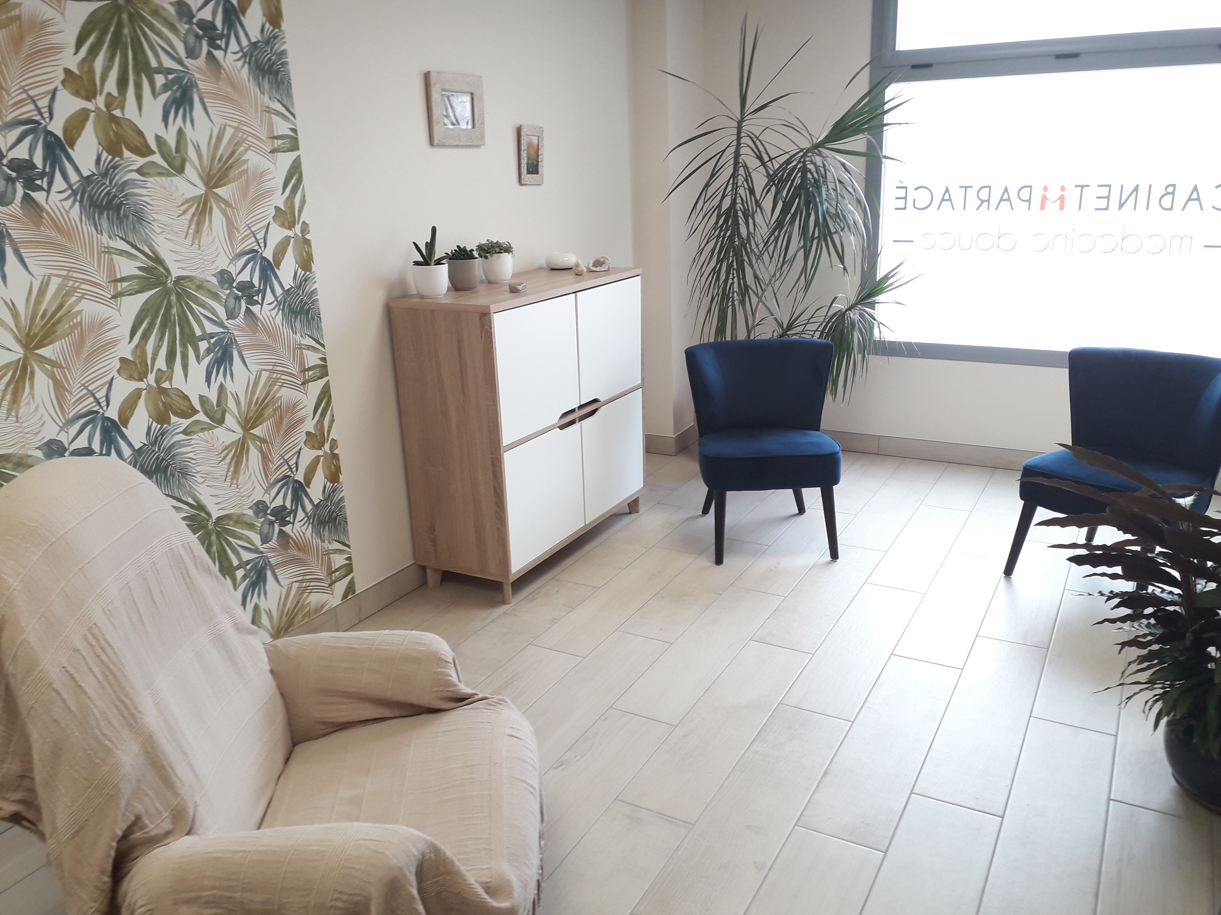 Photo numéro 5 de la galerie de Delphine Jubin : . Prendre RDV