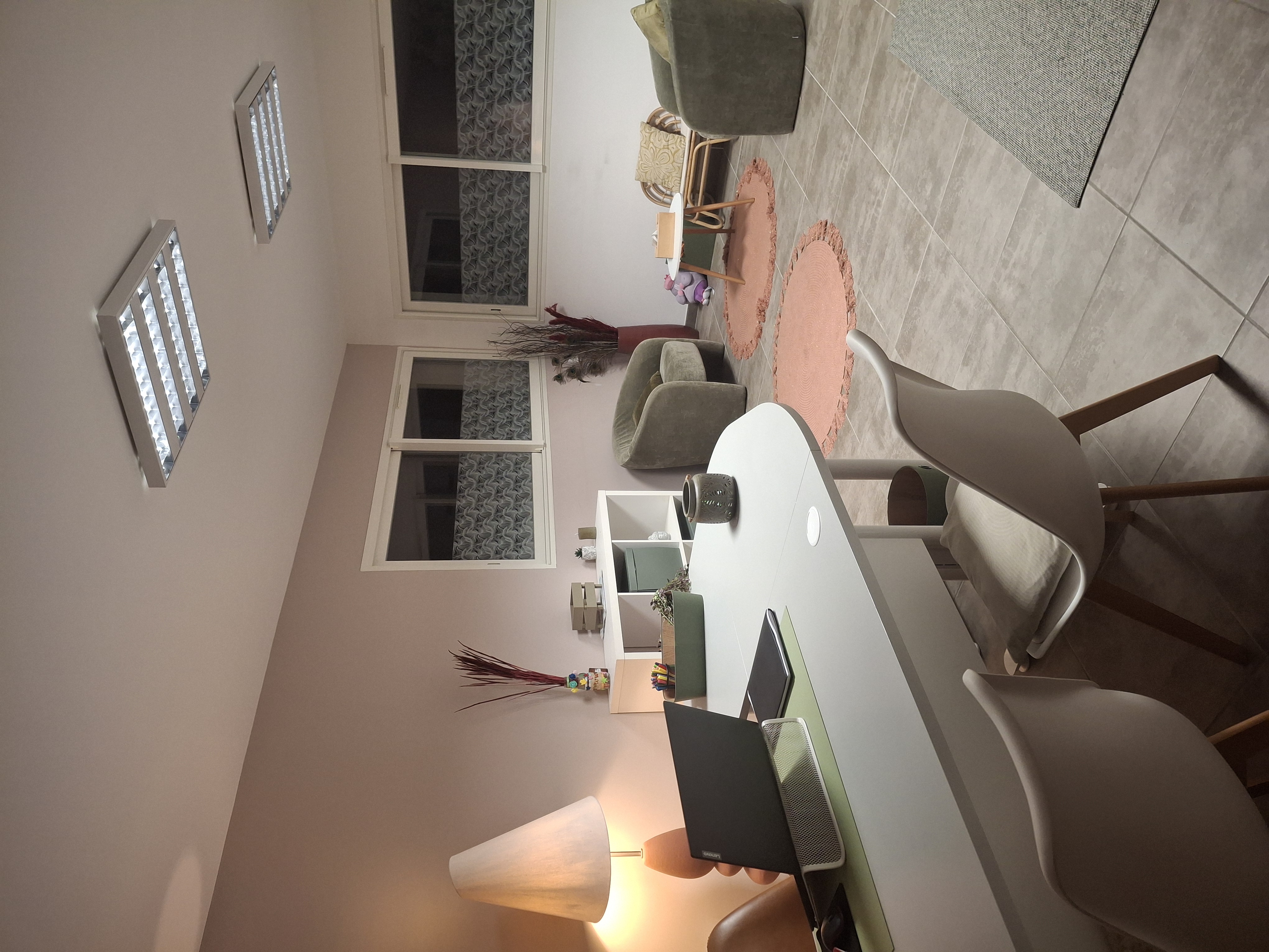 Photo numéro 3 de la galerie de Emilie Troude : . Prendre RDV