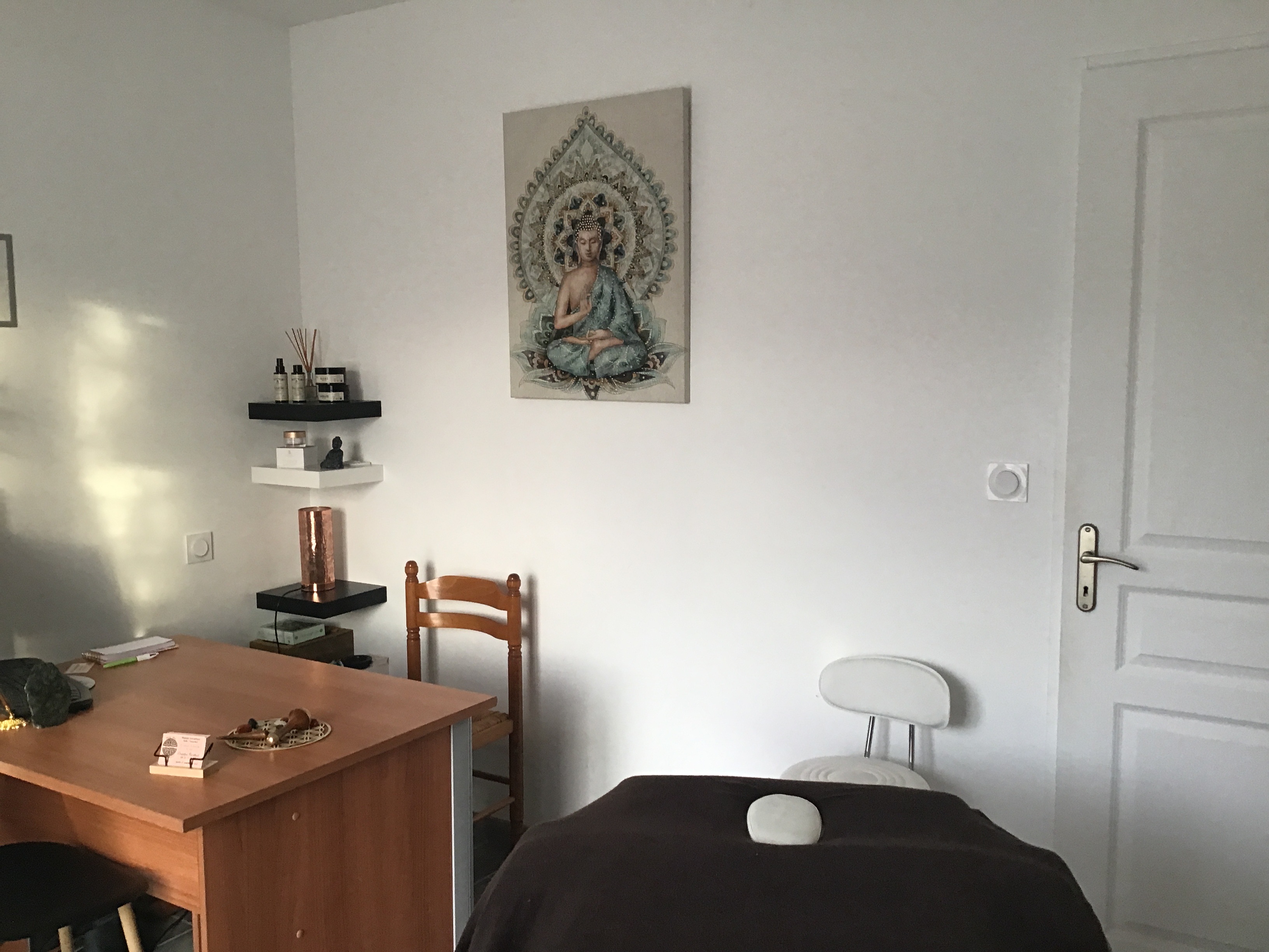 Photo numéro 1 de la galerie de Christine Barthod : Masseur bien-être à Saint-André-le-Gaz. Prendre RDV