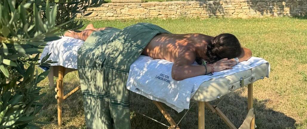 Photo numéro 1 de la galerie de Helene Sagnard : Masseur bien-être à Venasque. Prendre RDV