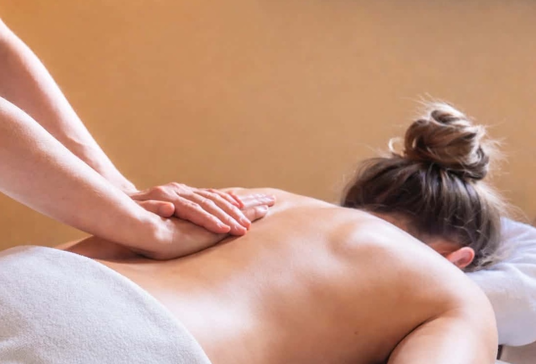 Photo numéro 5 de la galerie de Melinda Herrada : Masseur bien-être à Six-Fours-les-Plages. Prendre RDV