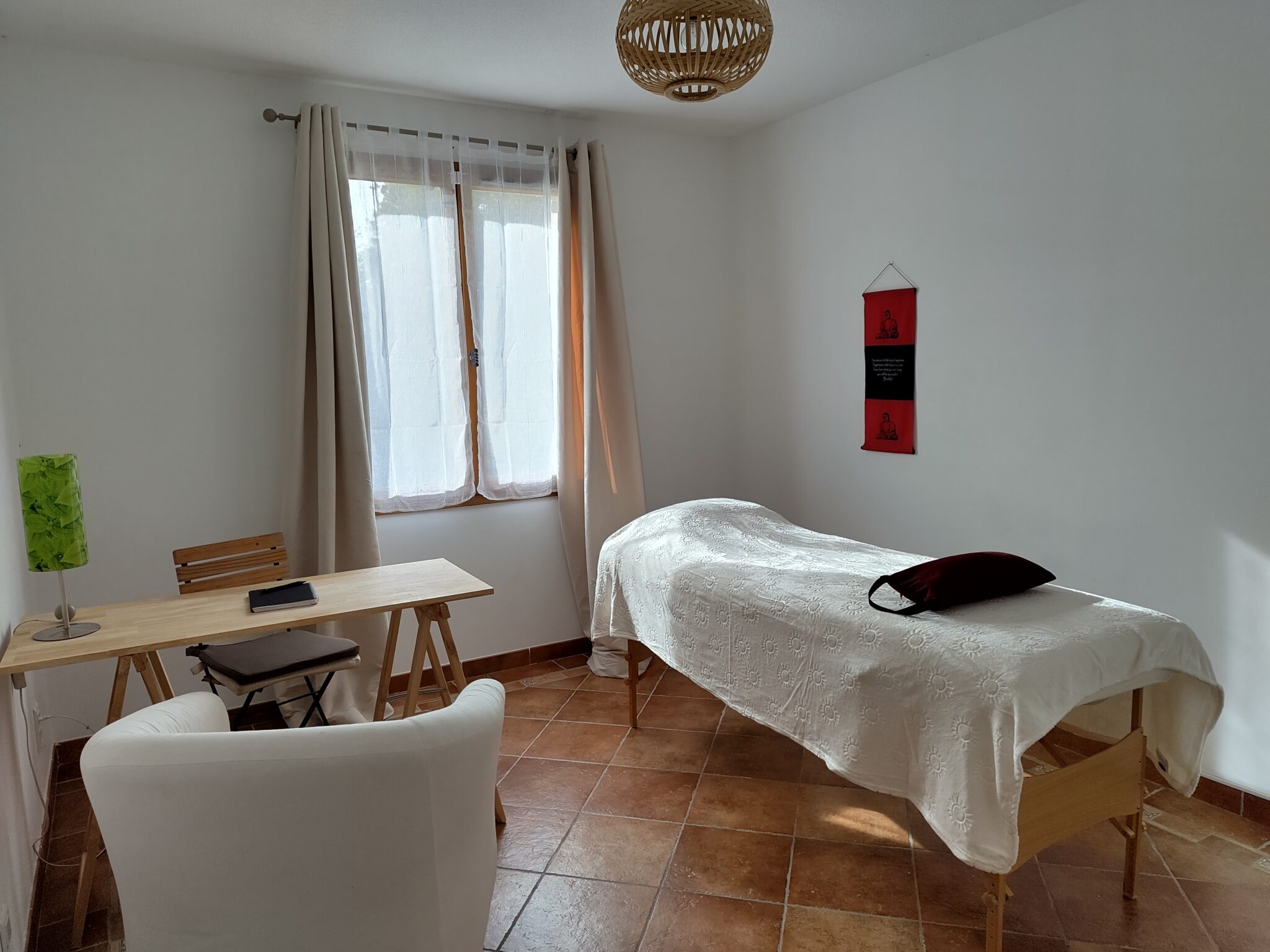 Photo numéro 1 de la galerie de Catherine Froideval : Naturopathe à Saint-Martin-des-Combes. Prendre RDV