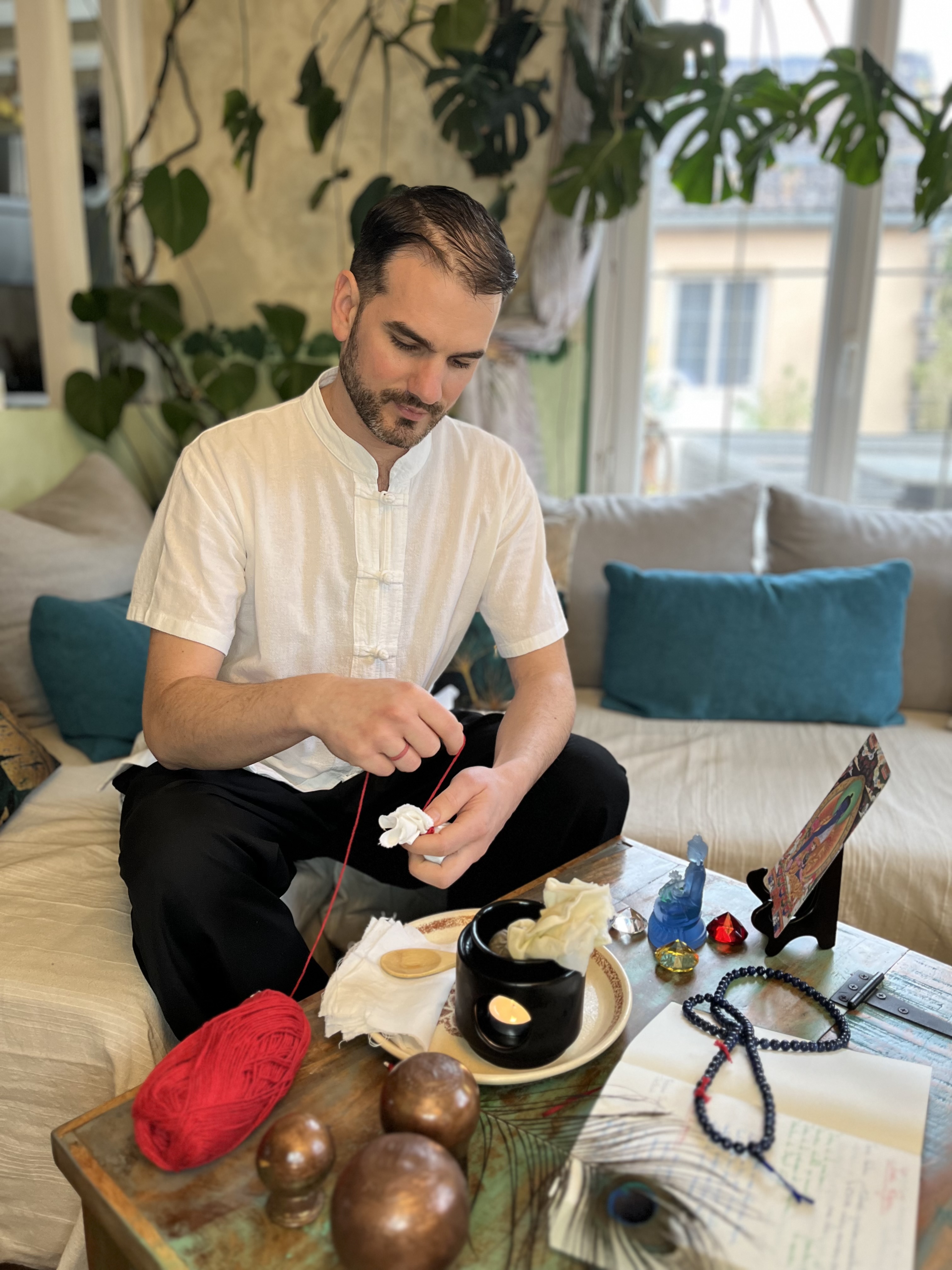Photo numéro 2 de la galerie de Jordan Thomas : Masseur bien-être à Villemandeur. Prendre RDV