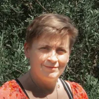  Virginie   Legros  ,  à Lyon