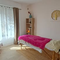 Photo numéro 1 de la galerie de Coralie Binard : . Prendre RDV