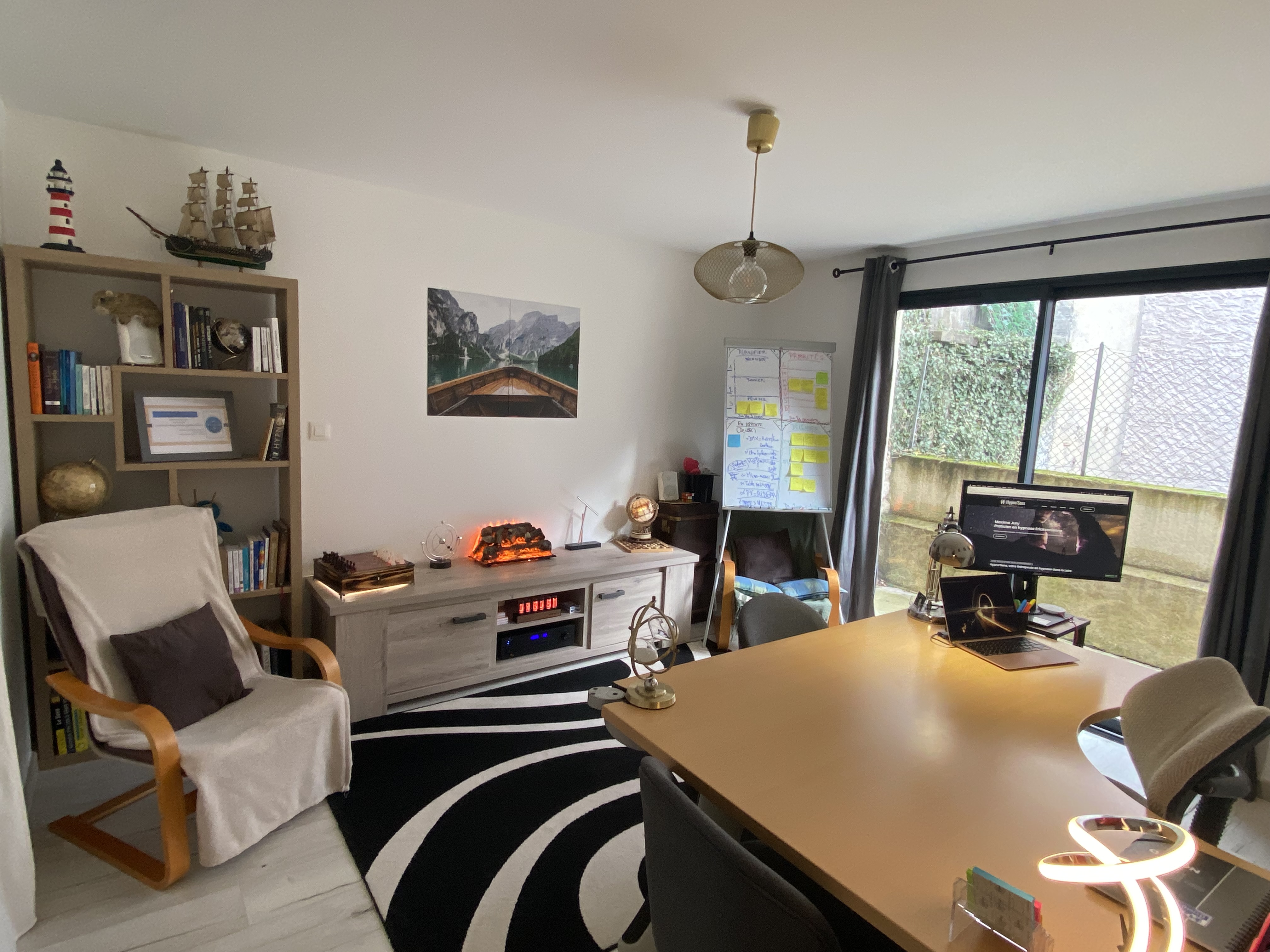 Photo numéro 1 de la galerie de Maxime Jury : Hypnothérapeute à Montbrison. Prendre RDV