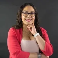 Mounia Feliachi, hypnotherapeute à Chatou