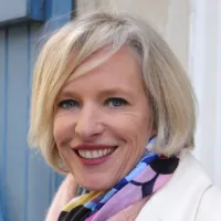  Elsa   Frigiolini  ,   à Montfort-l'Amaury 
