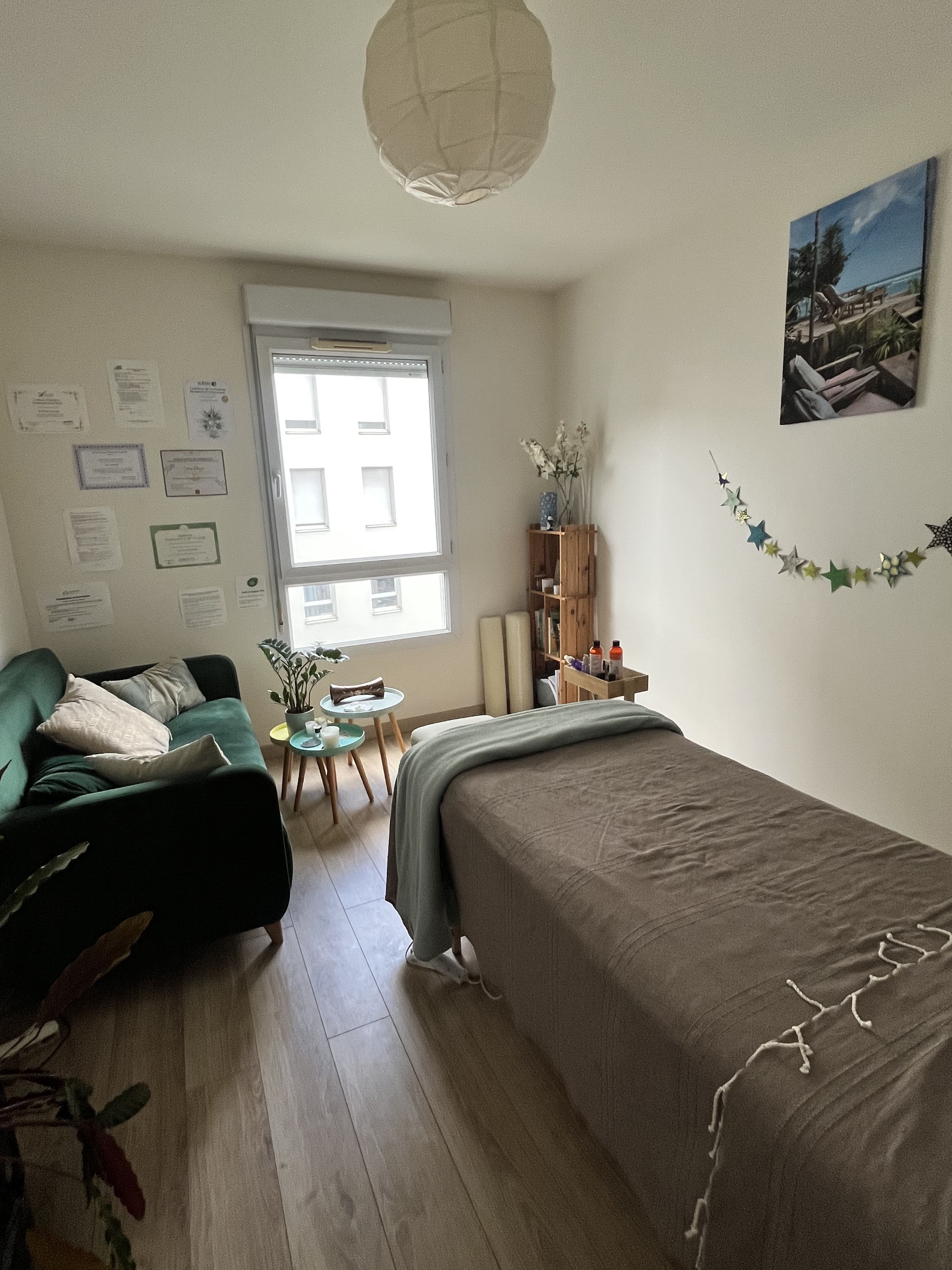 Photo numéro 5 de la galerie de Salomé Boueyre : Masseur bien-être à Lyon 9e Arrondissement. Prendre RDV