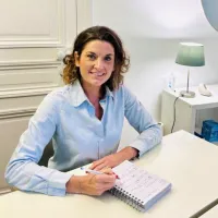 Julia Chavinier, hypnotherapeute à Nanterre