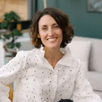  Julie   Bach  , Coach santé  à Paris 8e Arrondissement 