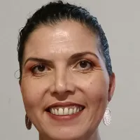  Djamila   Nezzar  , Thérapeute  à Goult 
