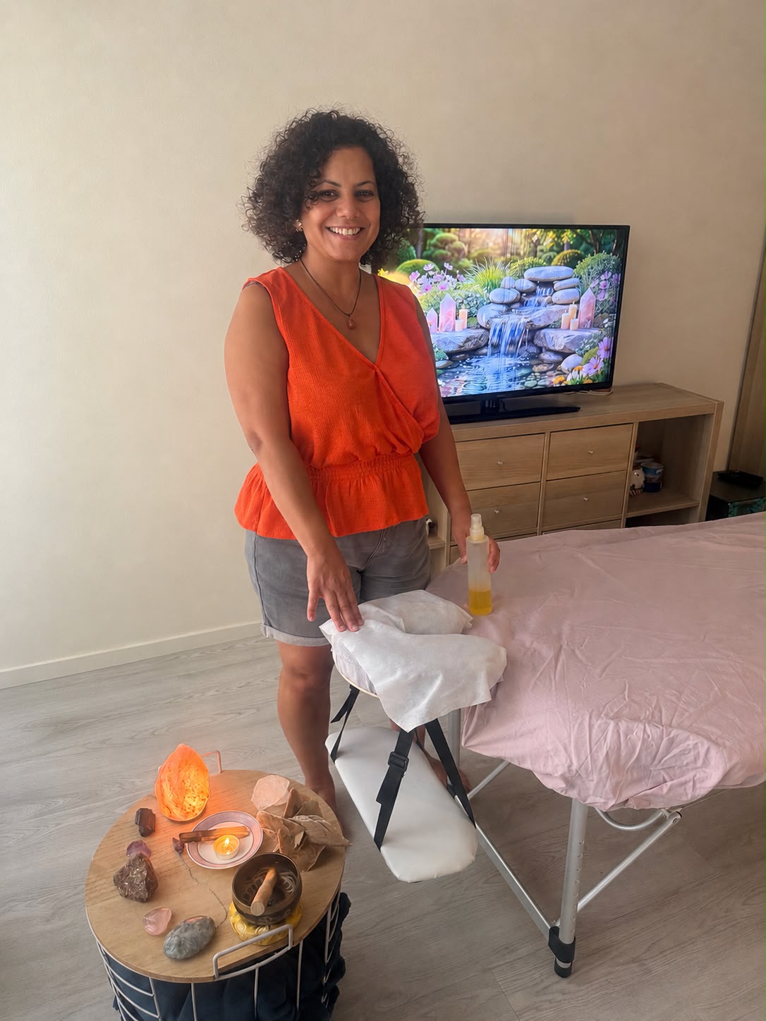 Photo numéro 2 de la galerie de Nadia Ghalesens : Masseur bien-être à Clichy. Prendre RDV