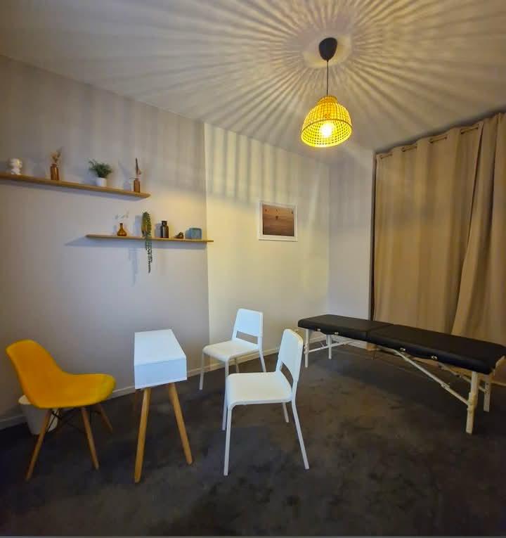 Photo numéro 1 de la galerie de Fériel Louati : Hypnothérapeute à La Garenne-Colombes. Prendre RDV