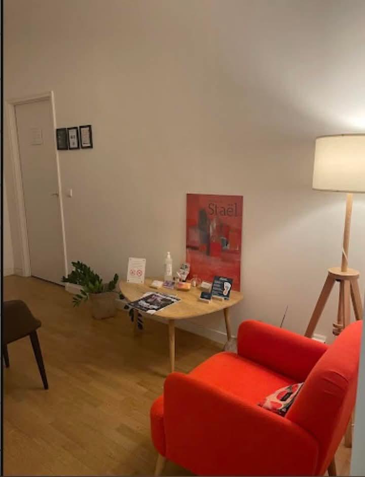 Photo numéro 2 de la galerie de Fériel Louati : Hypnothérapeute à La Garenne-Colombes. Prendre RDV