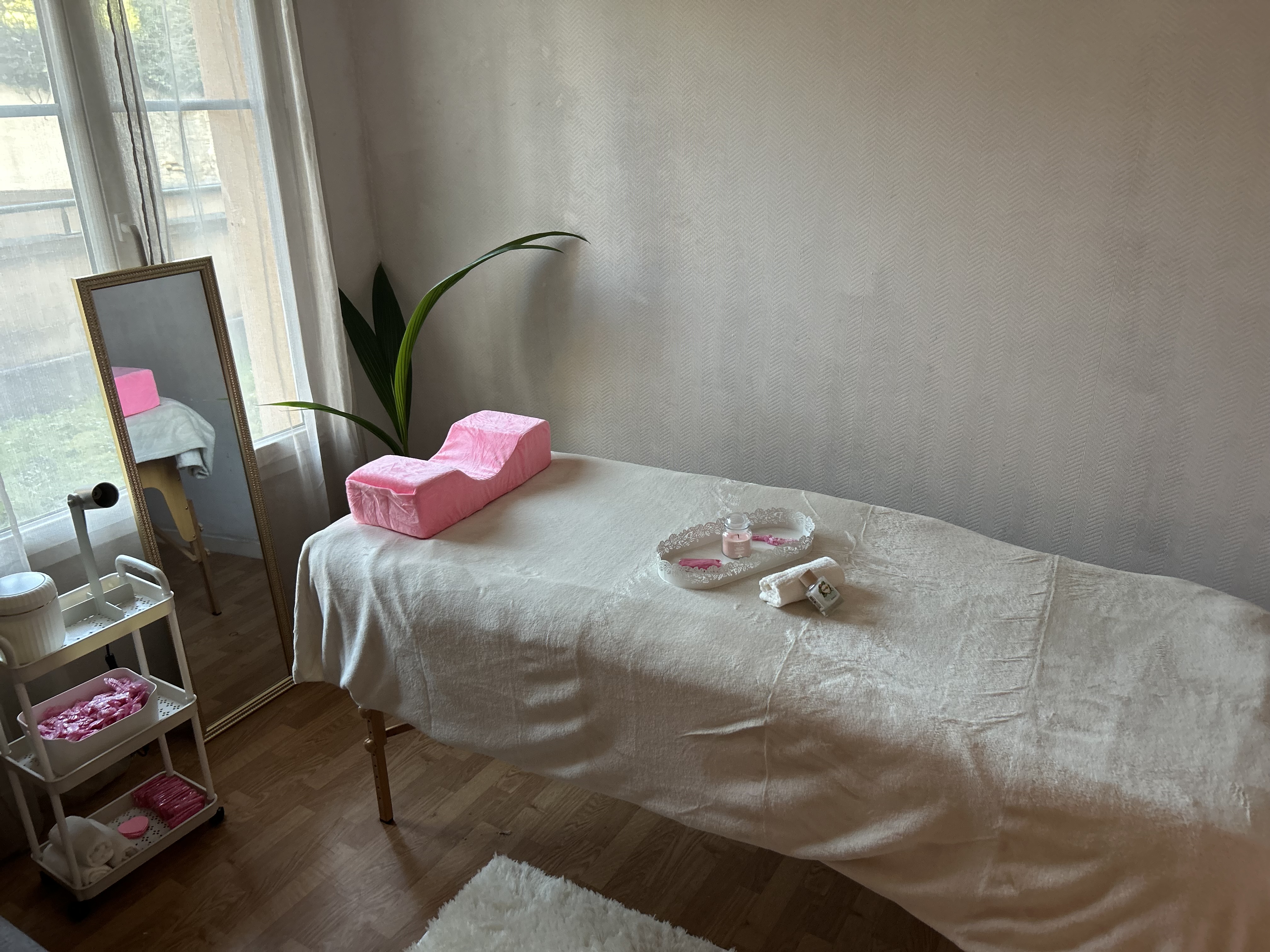 Photo numéro 1 de la galerie de Anaelle Hoarau : Masseur bien-être à Saint-Arnoult-en-Yvelines. Prendre RDV