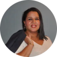 Samia Rihane, naturopathe à Eysines