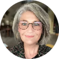  Vanessa   Garenne  ,  à Lyon